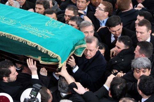 Erbakan'ın naaşı İstanbul'da - Resim 48