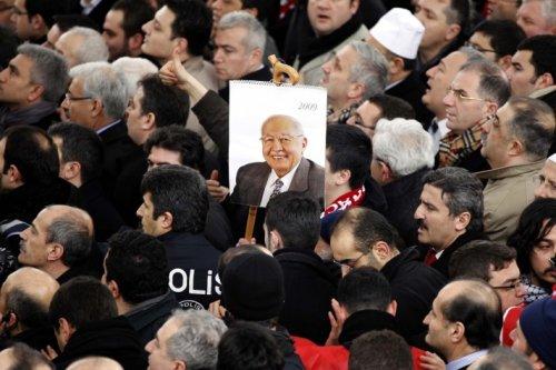 Erbakan'ın naaşı İstanbul'da - Resim 112