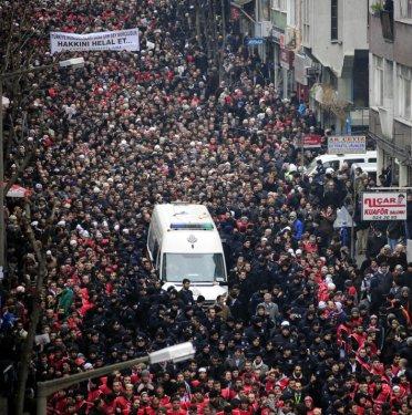 Erbakan'ın naaşı İstanbul'da - Resim 85