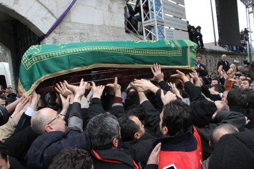 Erbakan'ın naaşı İstanbul'da - Resim 38