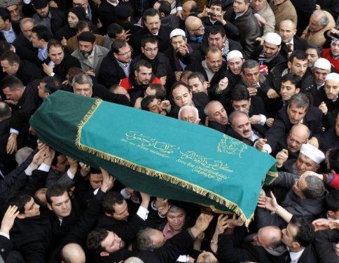 Erbakan'ın naaşı İstanbul'da - Resim 55