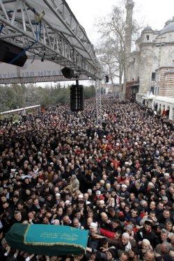Erbakan'ın naaşı İstanbul'da - Resim 50