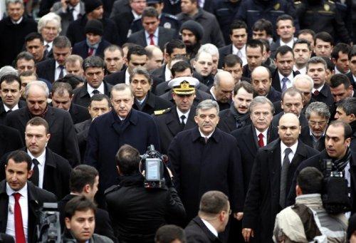 Erbakan'ın naaşı İstanbul'da - Resim 109