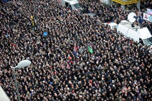 Erbakan'ın naaşı İstanbul'da - Resim 72