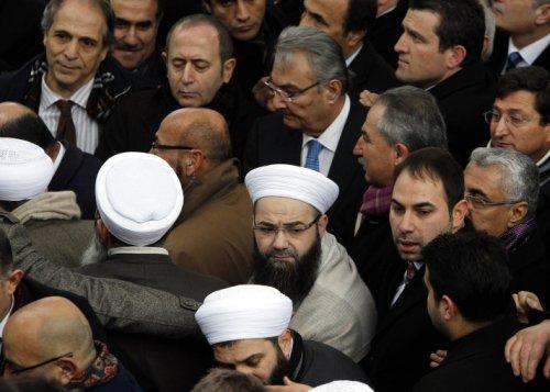 Erbakan'ın naaşı İstanbul'da - Resim 106