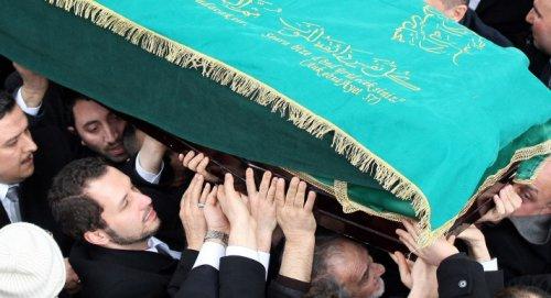 Erbakan'ın naaşı İstanbul'da - Resim 90