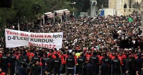 Erbakan'ın naaşı İstanbul'da - Resim 16