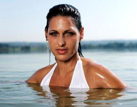 Carmen Schaefer'den çıplak pozlar