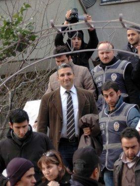 Nedim Şener gözaltına alındı