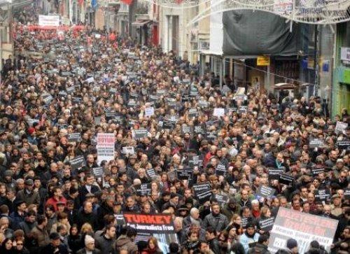 Gazetecilerin Ergenekon eylemi - Resim 12