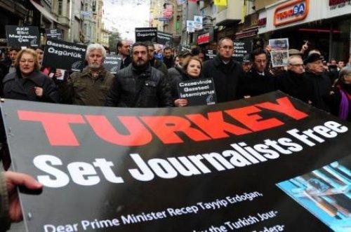Gazetecilerin Ergenekon eylemi - Resim 15