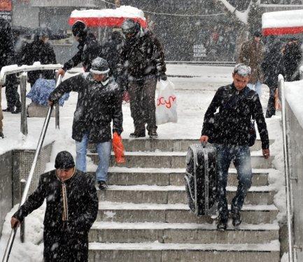 Ankara kar altında - Resim 41
