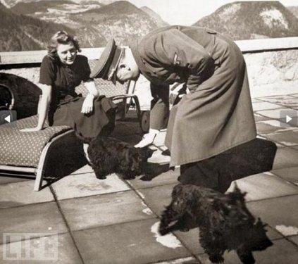 Hitler’in eşi Eva Braun'un görülmemiş fotoğrafları  - Resim 25