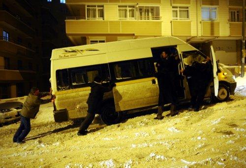 Ankara kar altında - Resim 17