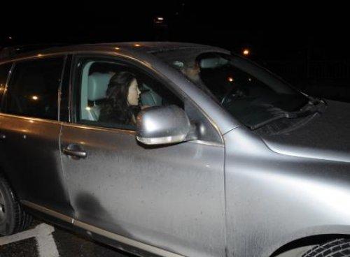 Deniz Akkaya eğlence çıkışı yere kapaklandı