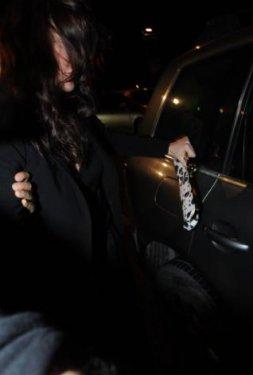 Deniz Akkaya eğlence çıkışı yere kapaklandı