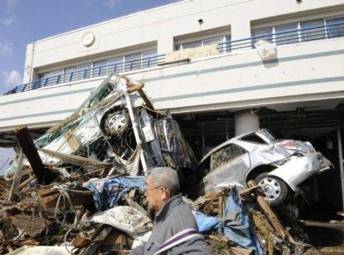 Japonya'daki felaketin kareleri - Resim 7