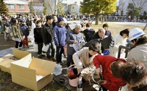 Japonya'daki felaketin kareleri - Resim 9