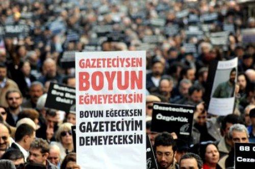Gazeteciler özgürlük için bir kez daha meydanda - Resim 3