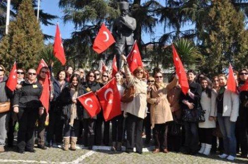Asker eşlerinin Gölcük eylemi - Resim 2