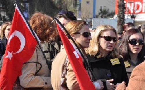 Asker eşlerinin Gölcük eylemi - Resim 4