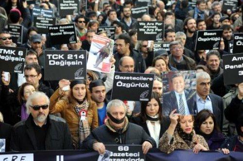Gazeteciler özgürlük için bir kez daha meydanda - Resim 5