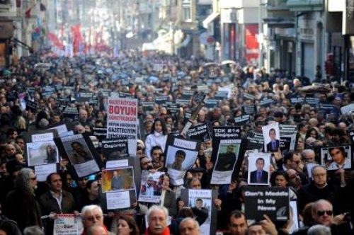 Gazeteciler özgürlük için bir kez daha meydanda - Resim 16