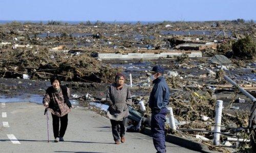 Japonya'daki felaketin kareleri - Resim 12