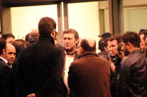 İbrahim Tatlıses başından vuruldu 