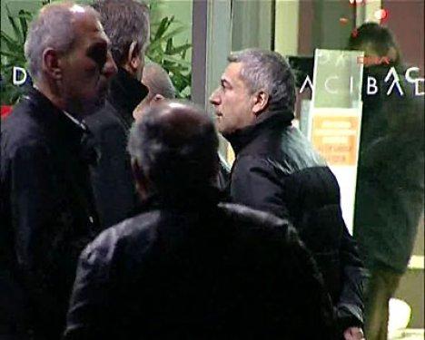 İbrahim Tatlıses başından vuruldu 