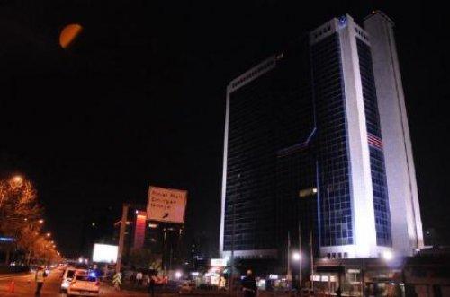 İbrahim Tatlıses başından vuruldu 