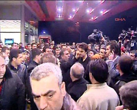 İbrahim Tatlıses başından vuruldu 