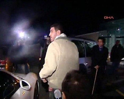 İbrahim Tatlıses başından vuruldu 