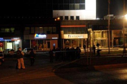 İbrahim Tatlıses başından vuruldu 