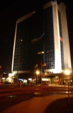 İbrahim Tatlıses başından vuruldu 