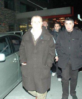 İbrahim Tatlıses başından vuruldu 