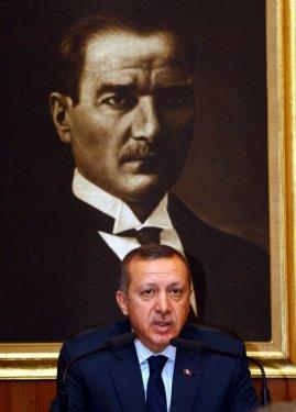 Başbakan'dan Tatlıses açıklaması