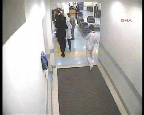 İbrahim Tatlıses'in hastaneye getiriliş görüntüleri - Resim 10