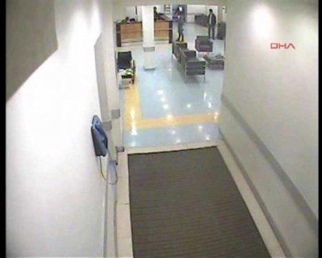 İbrahim Tatlıses'in hastaneye getiriliş görüntüleri - Resim 3