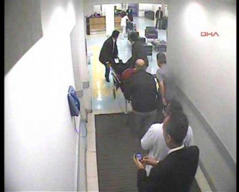 İbrahim Tatlıses'in hastaneye getiriliş görüntüleri - Resim 8