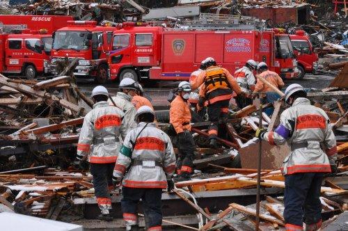 Japonya depreminden arda kalanlar - Resim 21