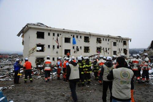 Japonya depreminden arda kalanlar - Resim 37