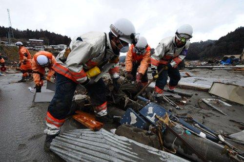 Japonya depreminden arda kalanlar - Resim 49
