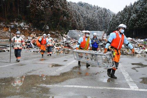 Japonya depreminden arda kalanlar - Resim 35