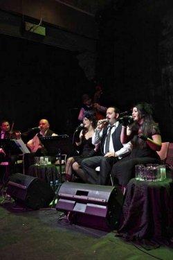 Pelin Batu sahnede büyüledi - Resim 14
