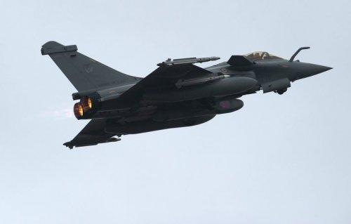 Savaş uçakları Libya semalarında  - Resim 25