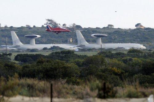 Savaş uçakları Libya semalarında  - Resim 19