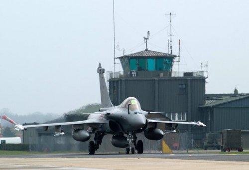 Savaş uçakları Libya semalarında  - Resim 26