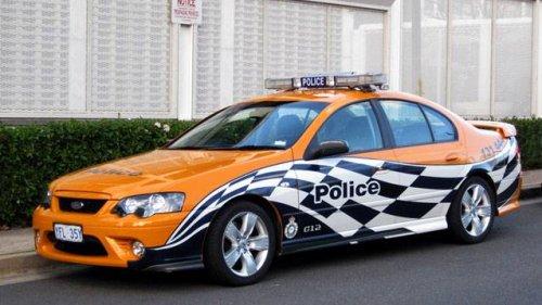 Dünya'dan polis araçları - Resim 24