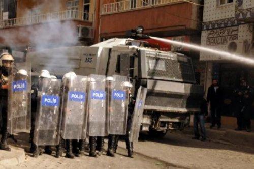 BDP'li kadın vekil, başkomiseri tokatladı  - Resim 12